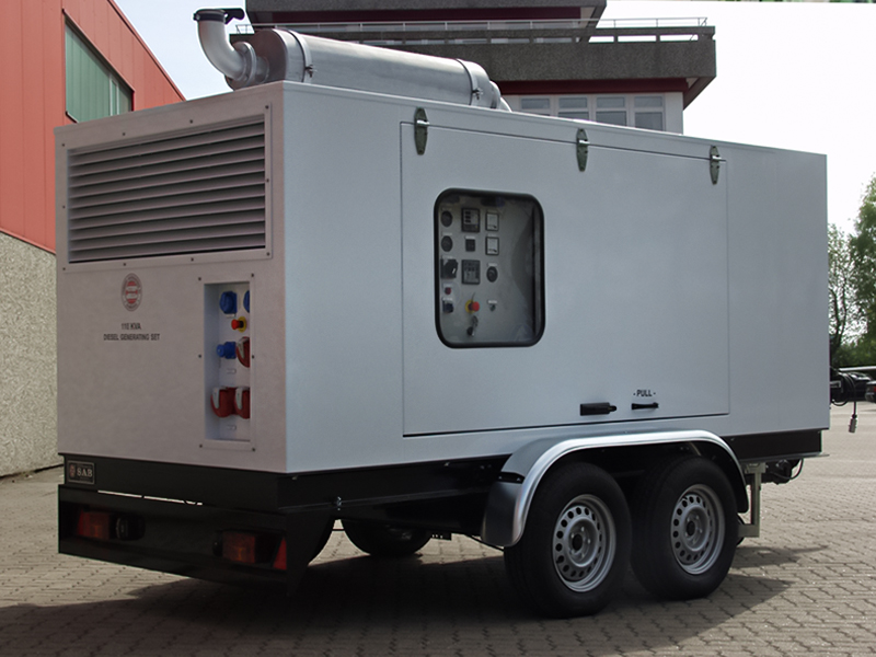 110 kVA Tandem-Achs Anhänger ausgelegt für 20h Inselbetrieb bei 50°C für eine TV-Station in Saudi-Arabien